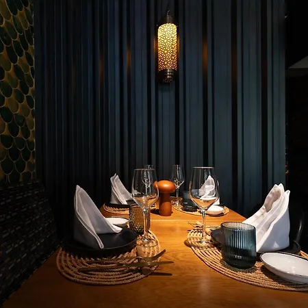 Glam Taoo Boutique 4*