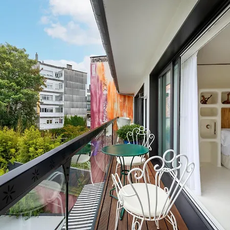 Glam Taoo Boutique 4*